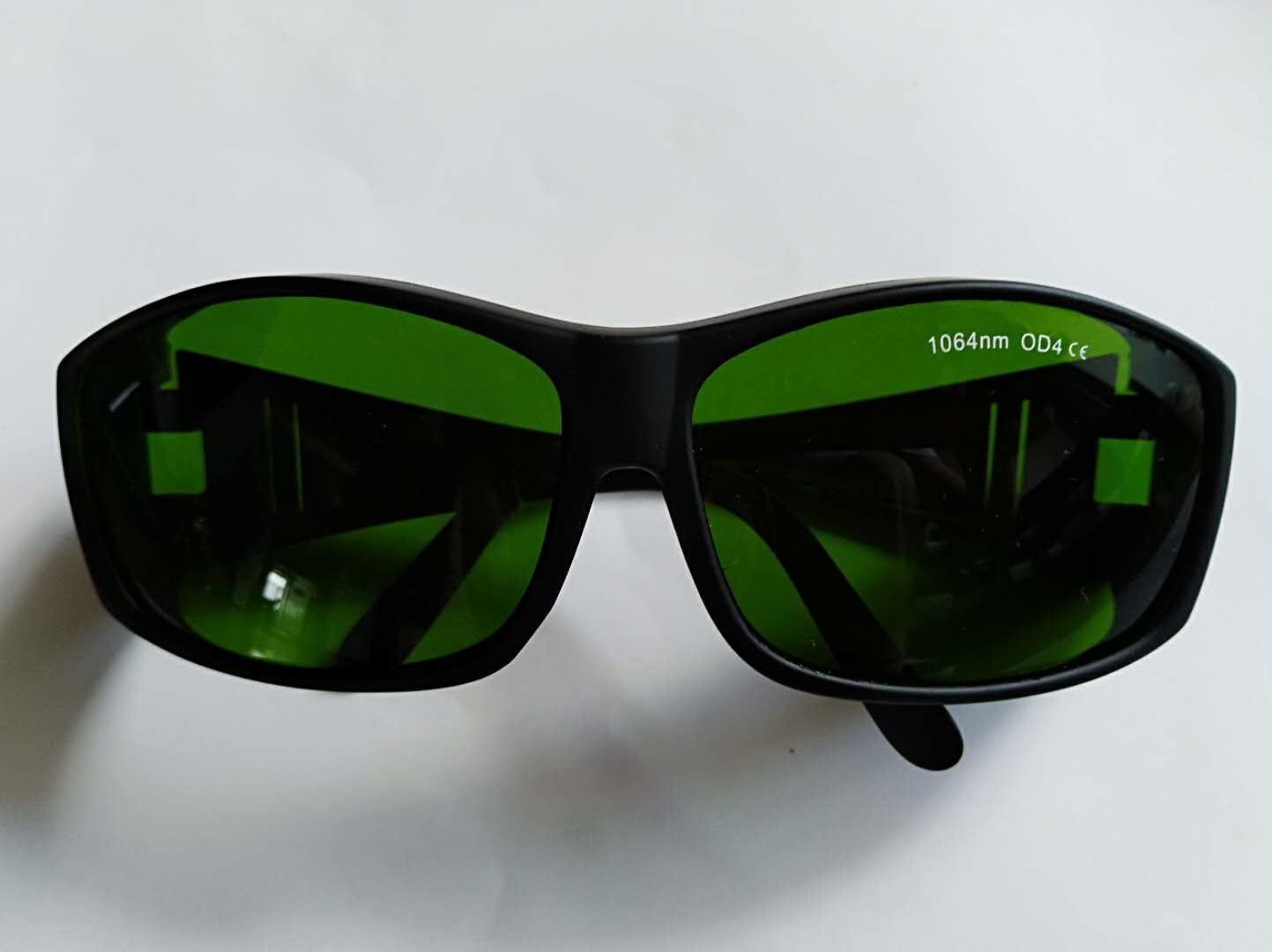 激光護目鏡開始預訂